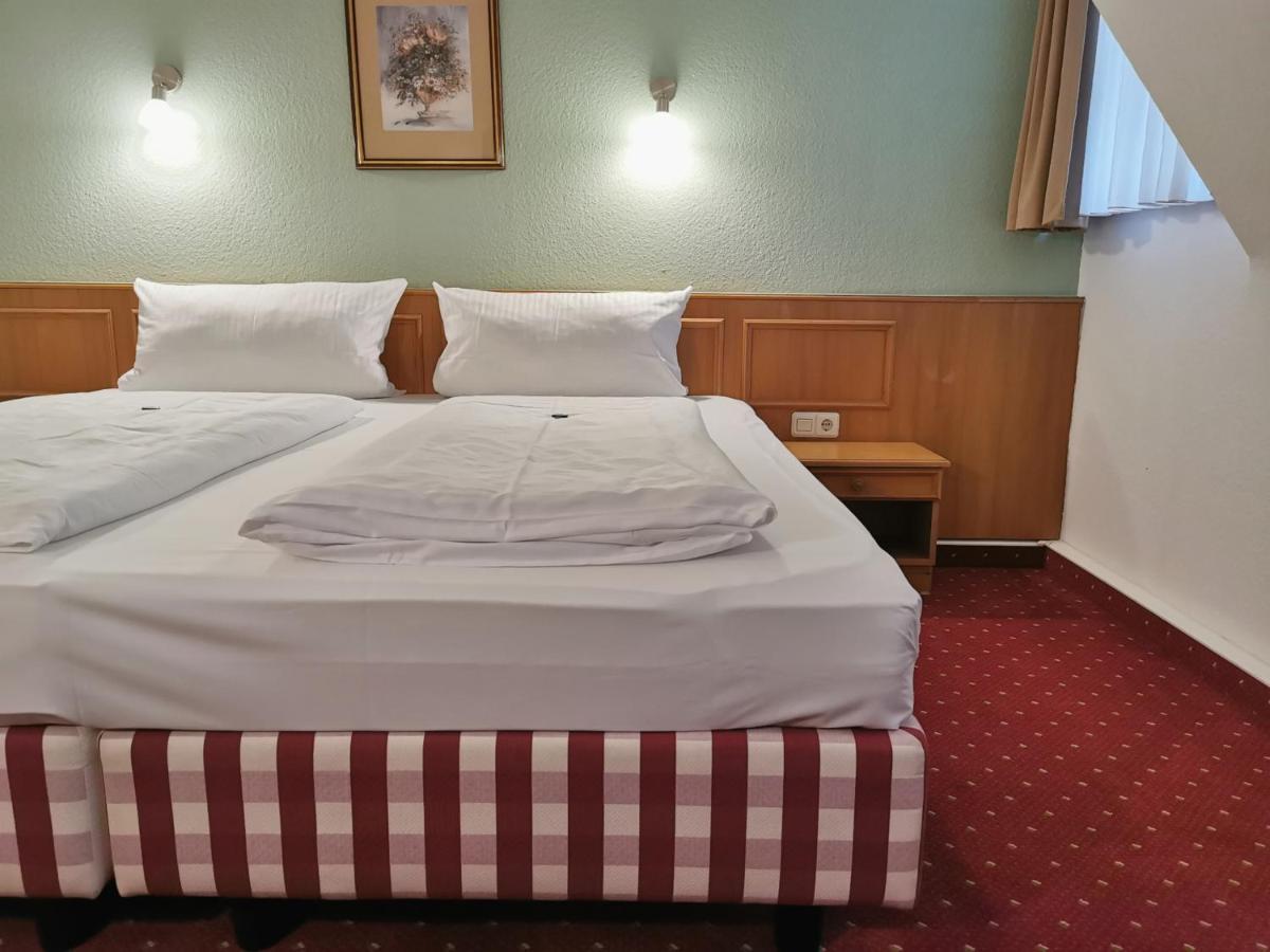Landhotel Oelmuehle Mombris エクステリア 写真