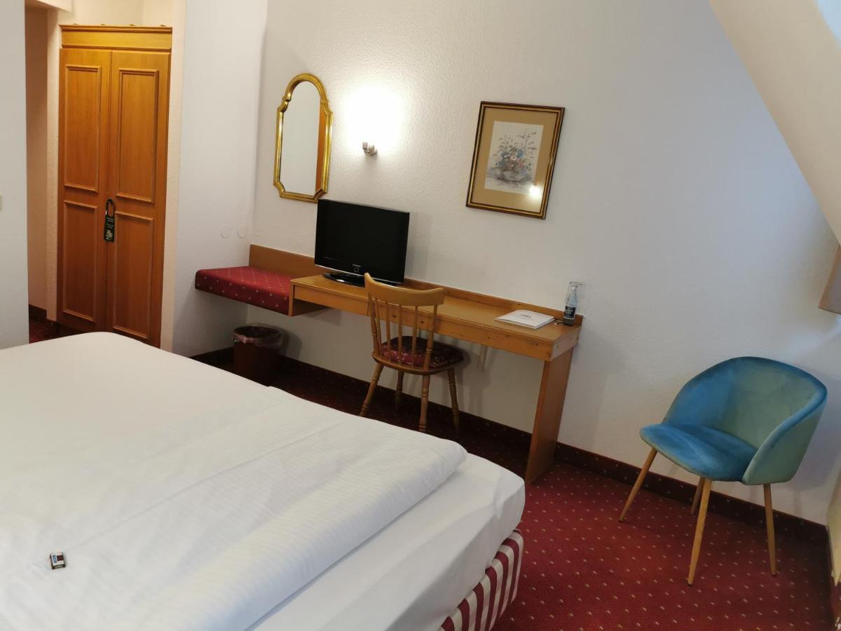 Landhotel Oelmuehle Mombris エクステリア 写真