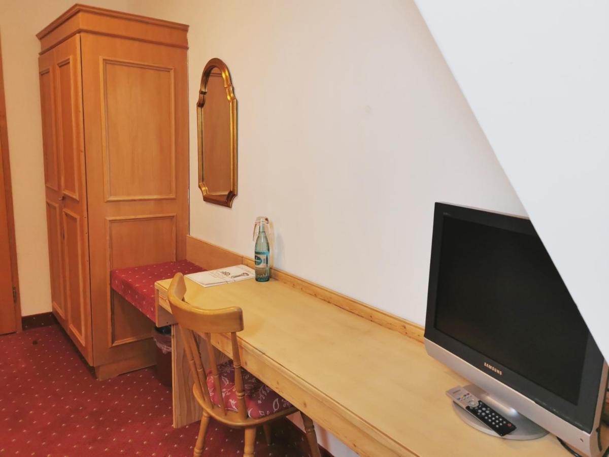 Landhotel Oelmuehle Mombris エクステリア 写真