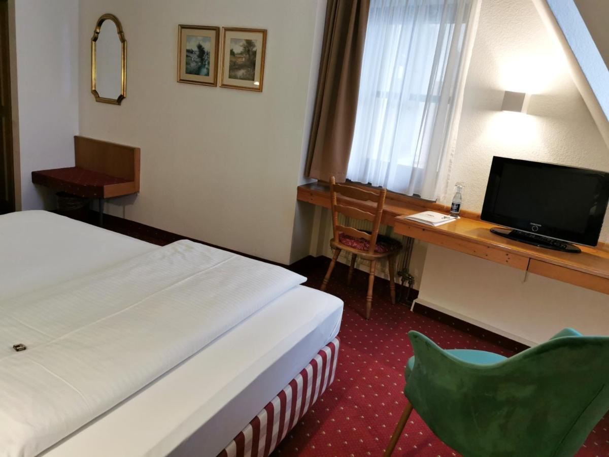 Landhotel Oelmuehle Mombris エクステリア 写真