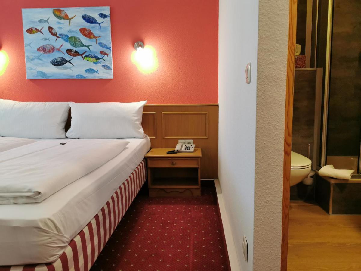 Landhotel Oelmuehle Mombris エクステリア 写真