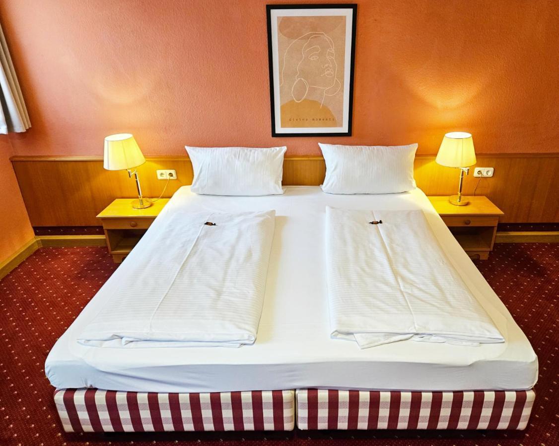 Landhotel Oelmuehle Mombris エクステリア 写真