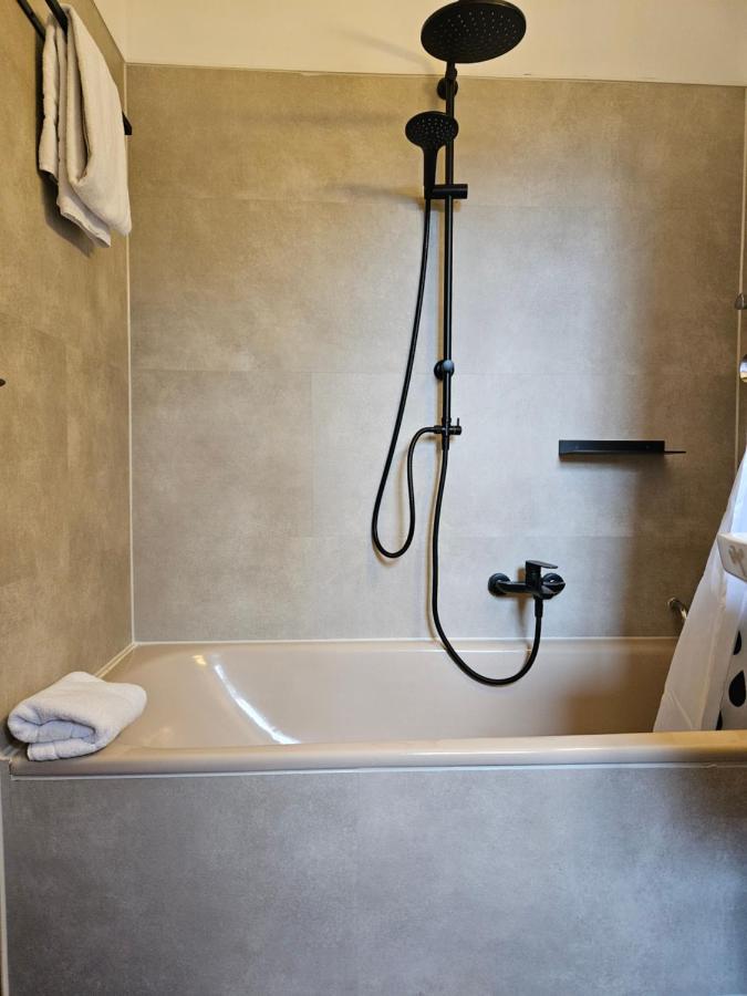 Landhotel Oelmuehle Mombris エクステリア 写真