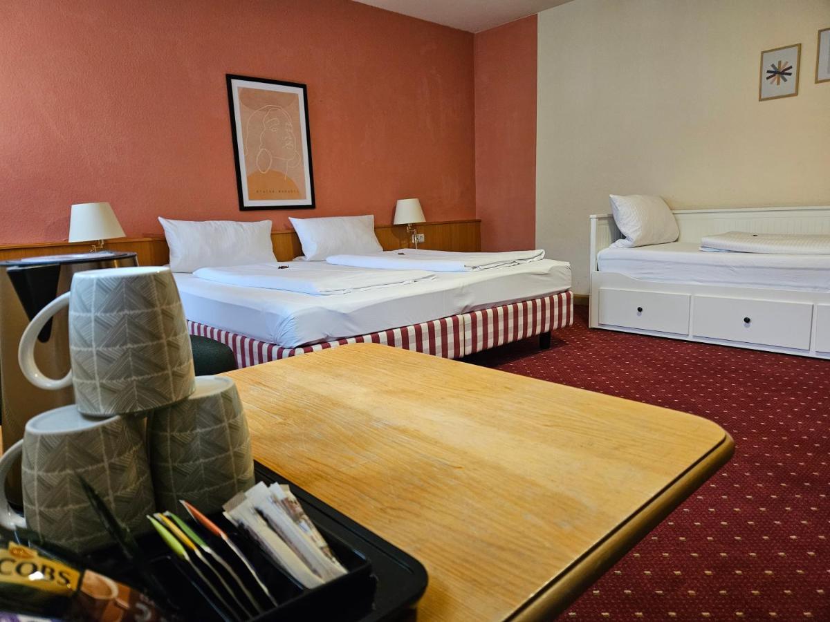 Landhotel Oelmuehle Mombris エクステリア 写真