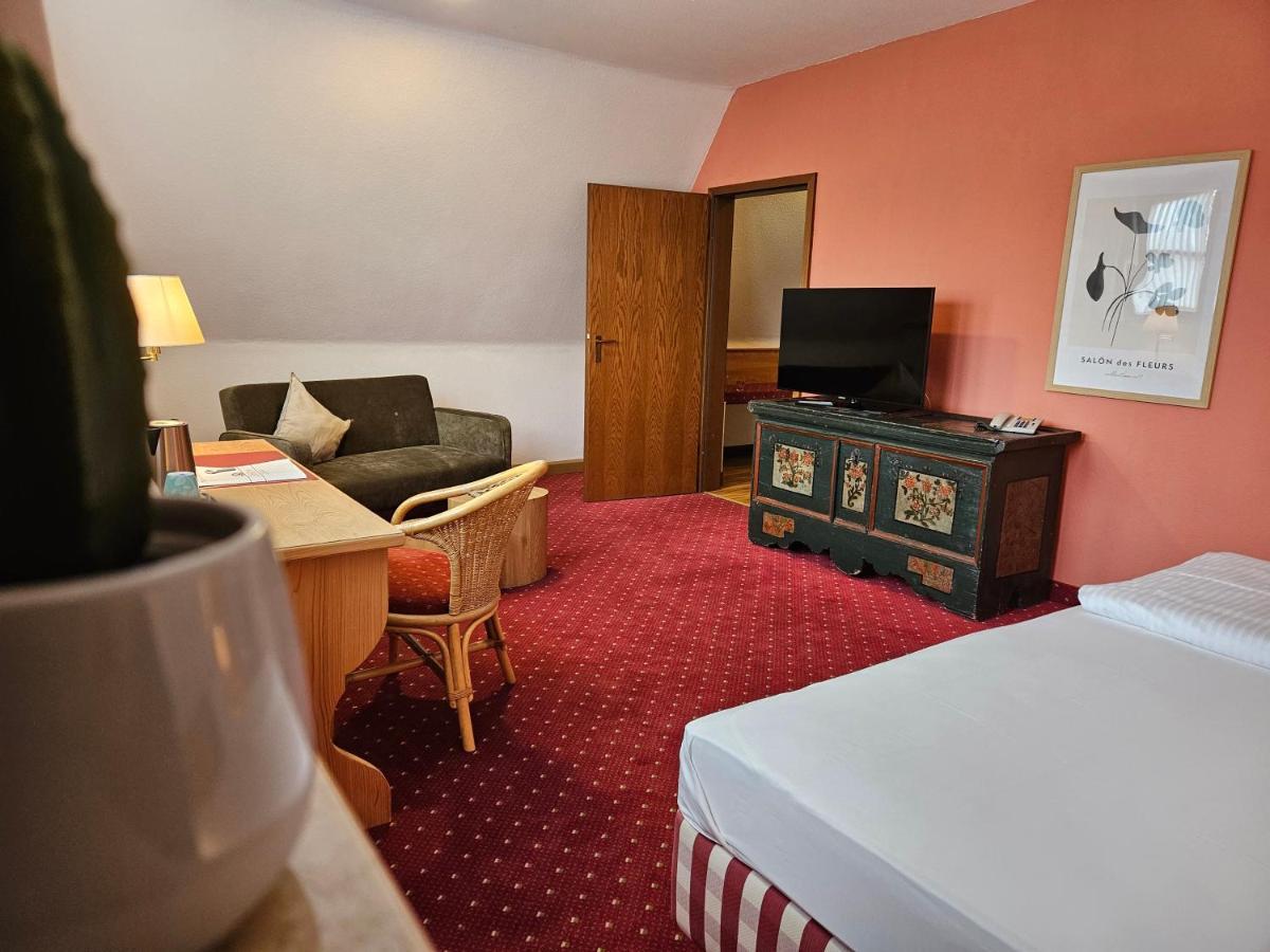 Landhotel Oelmuehle Mombris エクステリア 写真