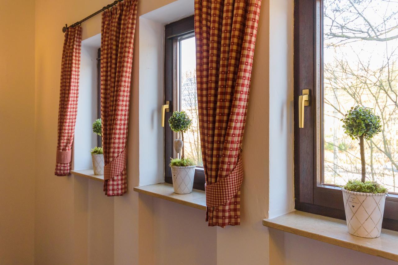 Landhotel Oelmuehle Mombris エクステリア 写真
